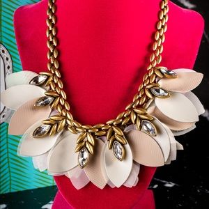 Stella & Dot Birdie Necklace